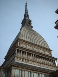 Mole Antonelliana vista dal basso