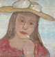 Testa di una giovane ragazza con cappello di paglia e fiori nella sua mano sollevata
