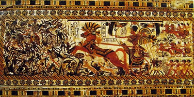 Cofanetto ligneo di Tutankhamon (part. della scena con la battaglia), Museo egizio del Cairo