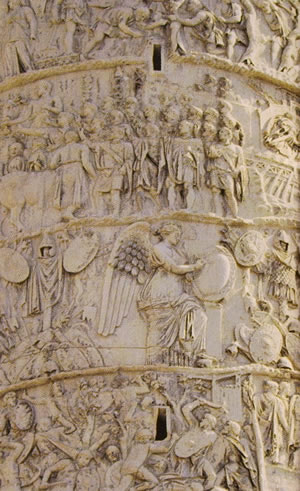 Particolare della colonna Traiana: scena della Vittoria